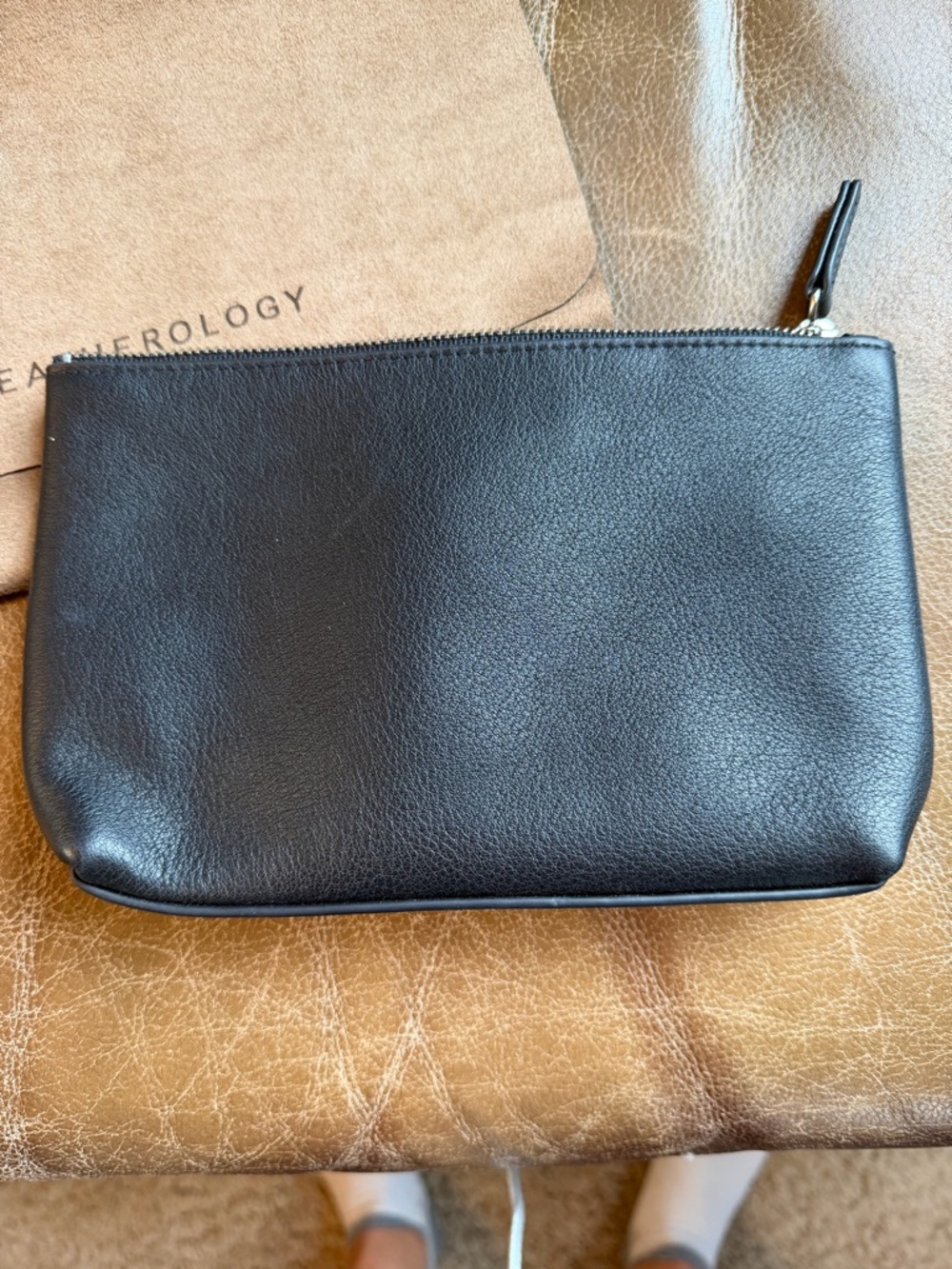 Leatherology Black Leather Cosmetic Pouch - Picture 4 of 5